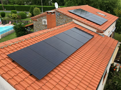 Toiture avec panneaux photovoltaïques
